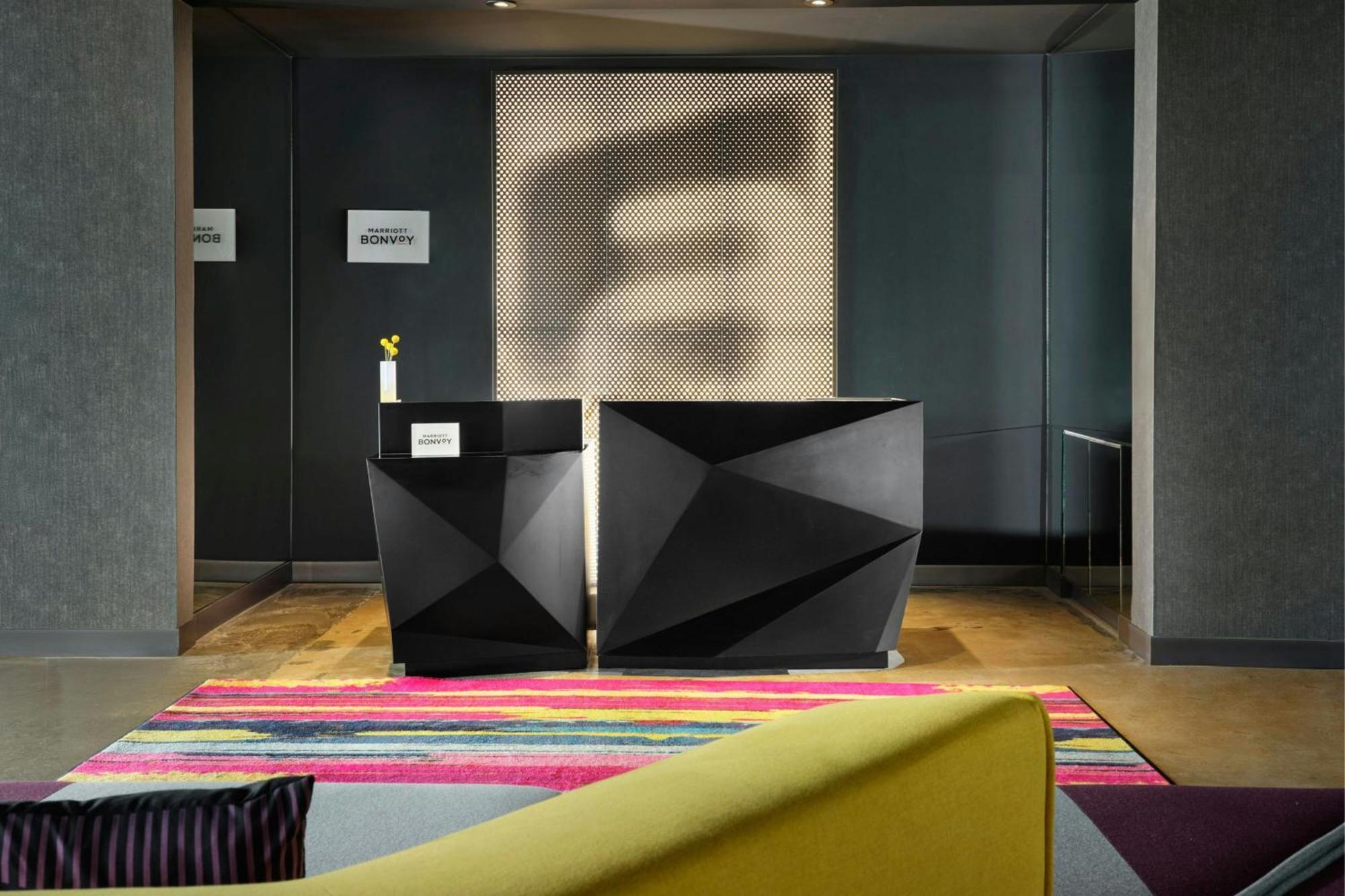 Отель Aloft Waukee Экстерьер фото