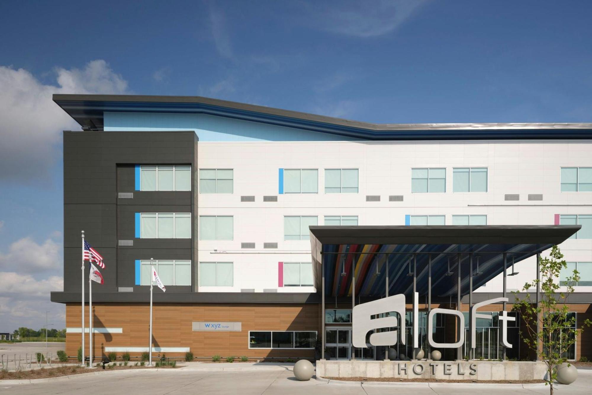 Отель Aloft Waukee Экстерьер фото
