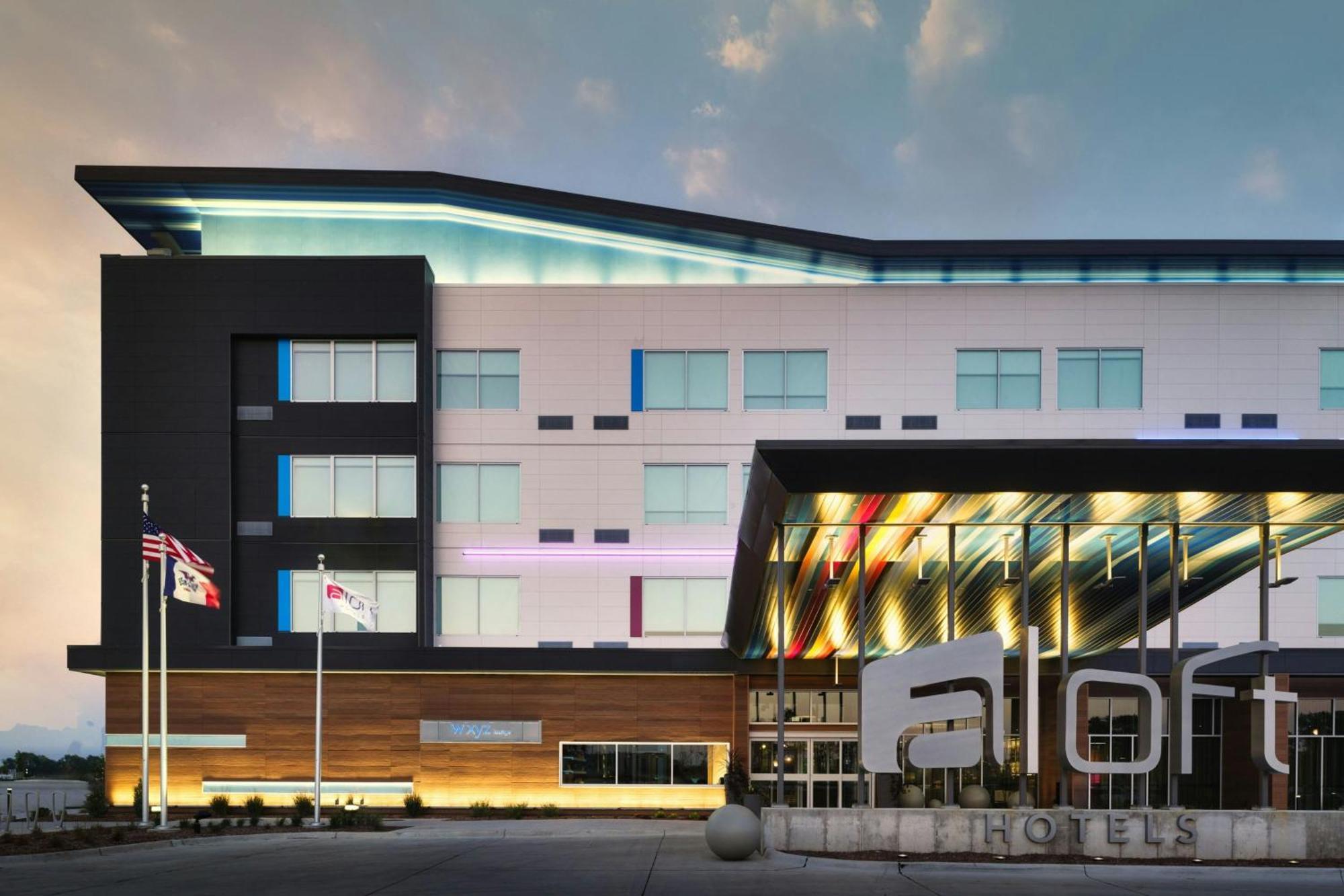 Отель Aloft Waukee Экстерьер фото